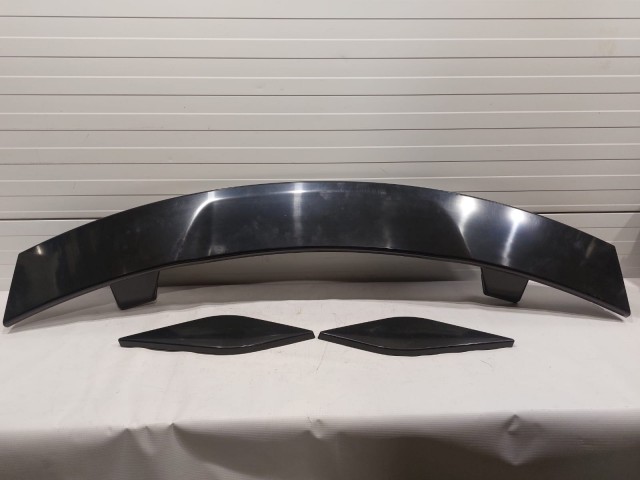 Trunk spoiler